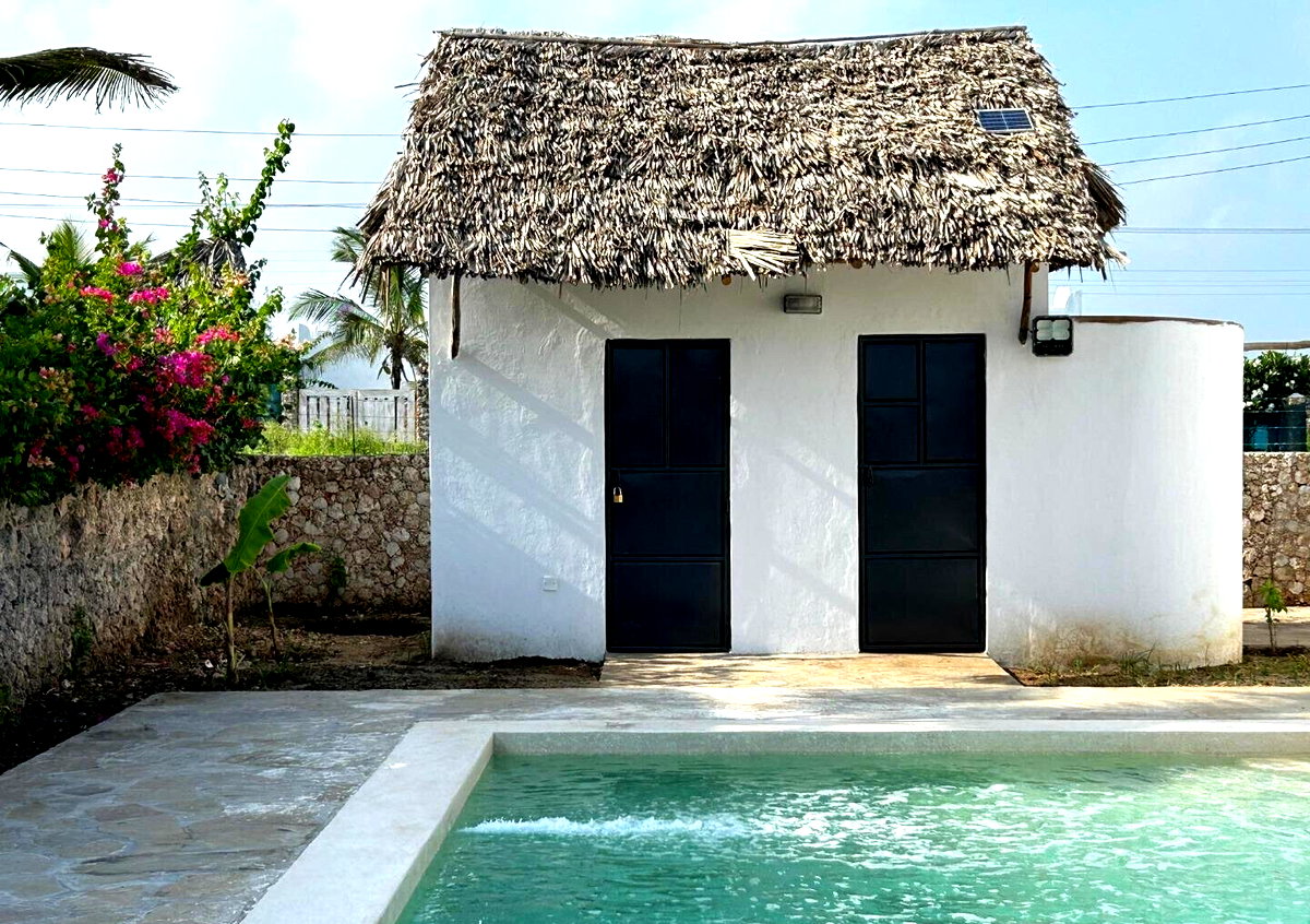 Watamu Candy Beachfront Villa with Pool – ¼ Acre