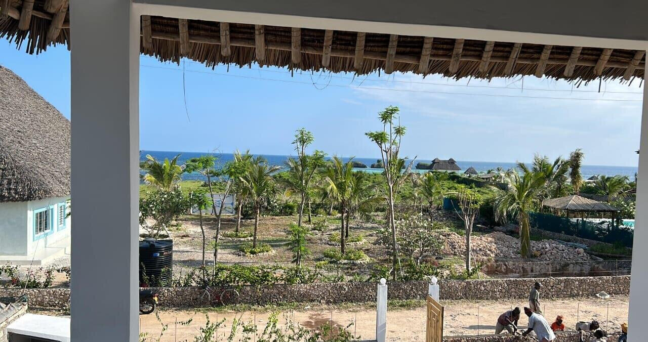 Watamu Candy Beachfront Villa with Pool – ¼ Acre