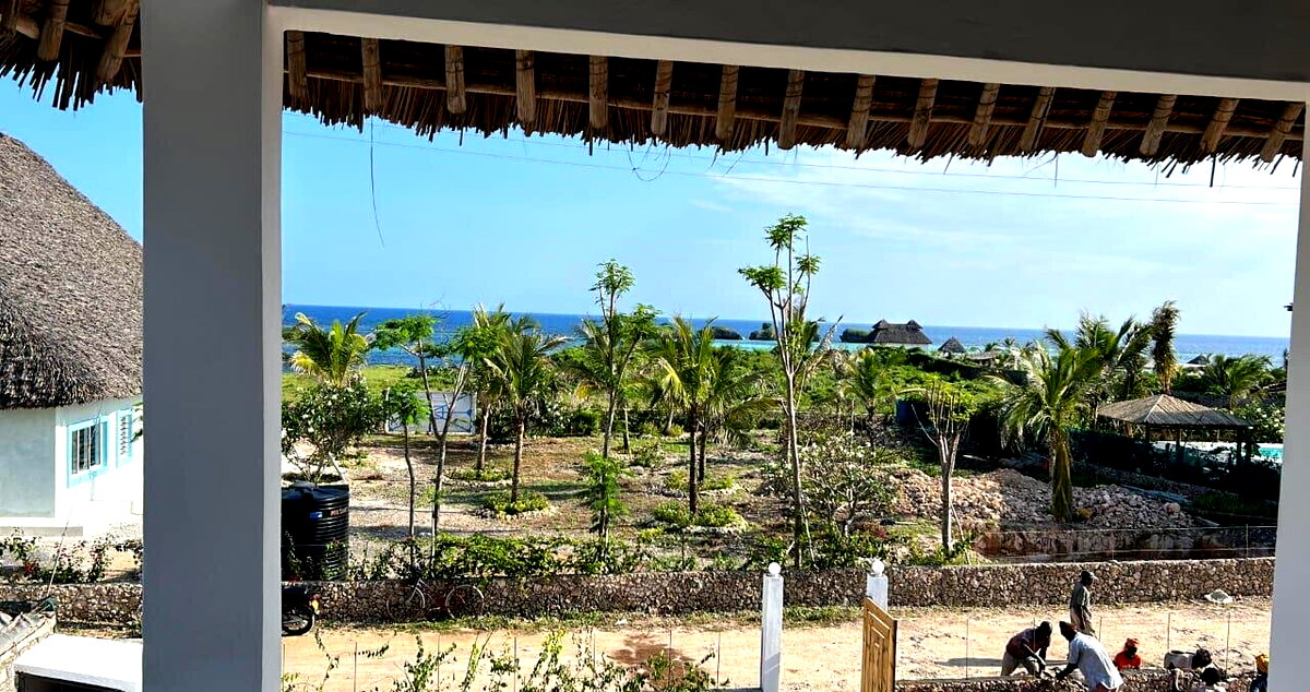 Watamu Candy Beachfront Villa with Pool – ¼ Acre