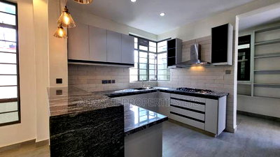 4bdrm Mansion in Membley for sale - Image 2