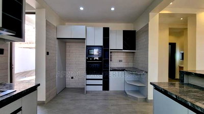 4bdrm Mansion in Membley for sale - Image 9