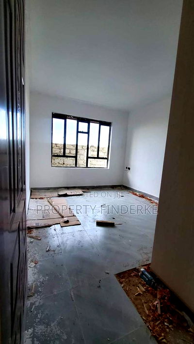 3bdrm Bungalow in Gate B for sale - Image 3