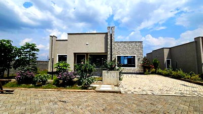 3bdrm Bungalow in Gate B for sale - Image 1