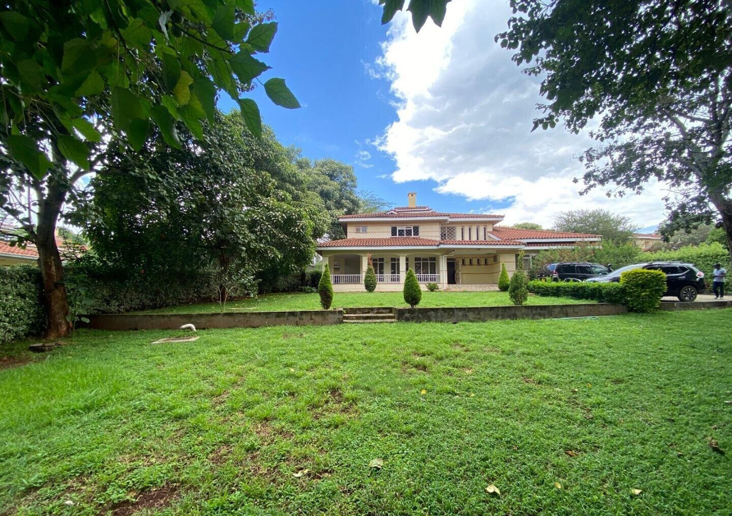 4BR All-Ensuite Townhouse on Half-Acre with DSQ & Gardens - Runda