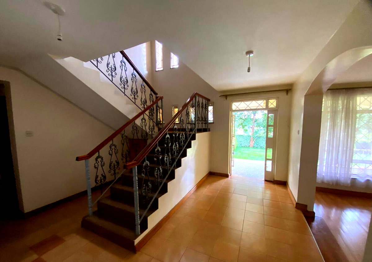 4BR All-Ensuite Townhouse on Half-Acre with DSQ & Gardens - Runda