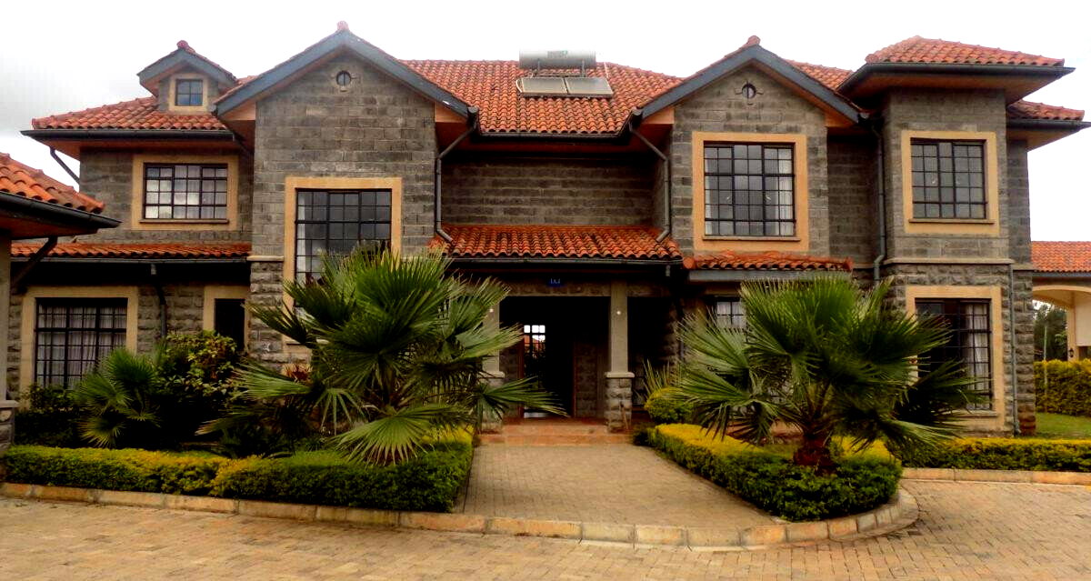 4-Bed English Country Manor Townhouse with Clubhouse & Pool – Karen