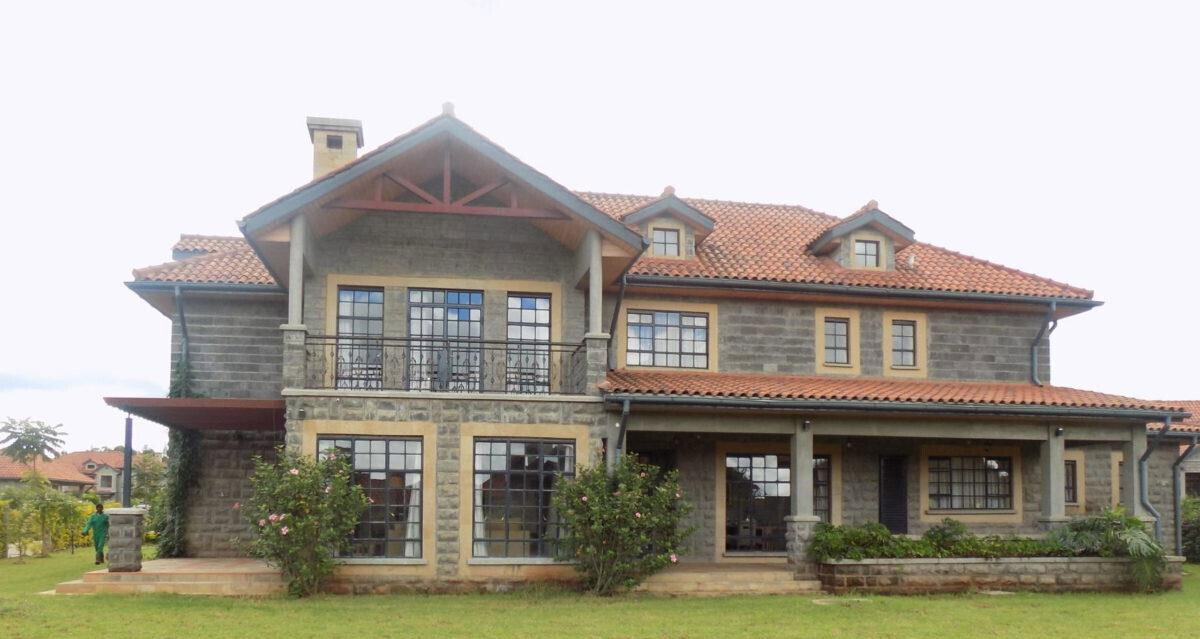 4-Bed English Country Manor Townhouse with Clubhouse & Pool – Karen