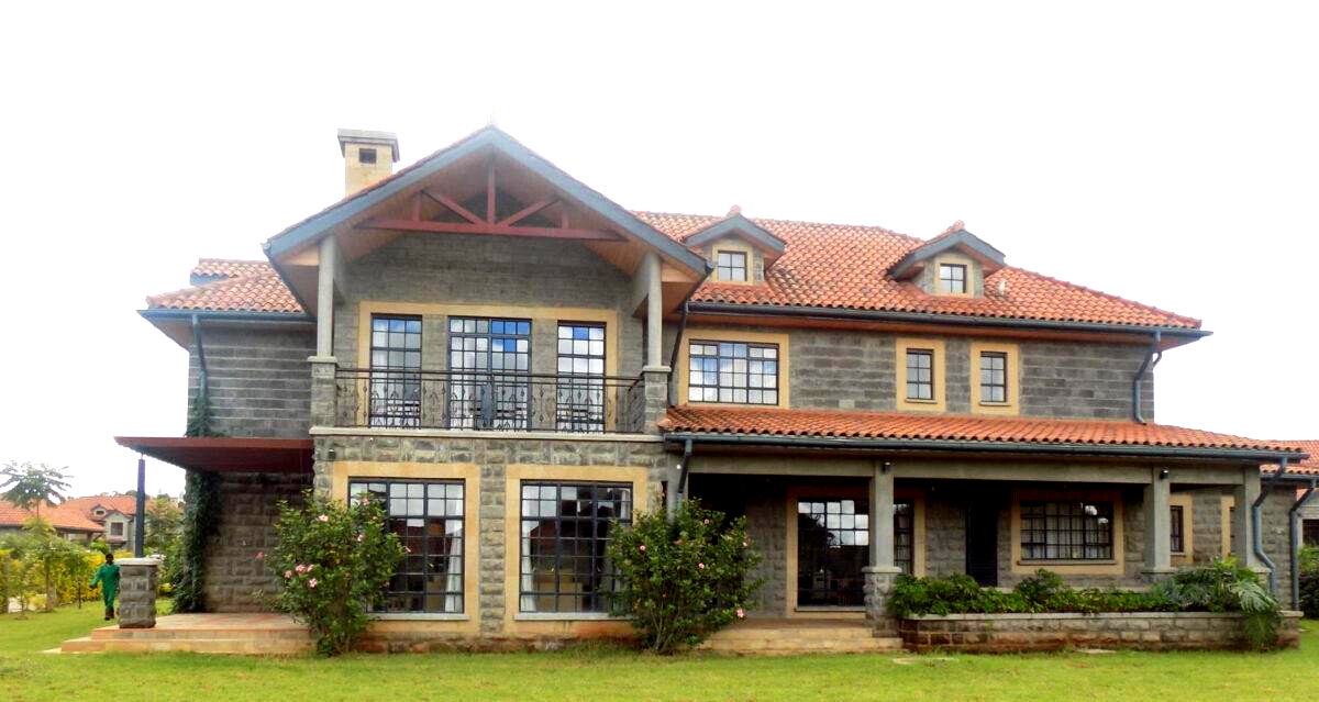 4-Bed English Country Manor Townhouse with Clubhouse & Pool – Karen
