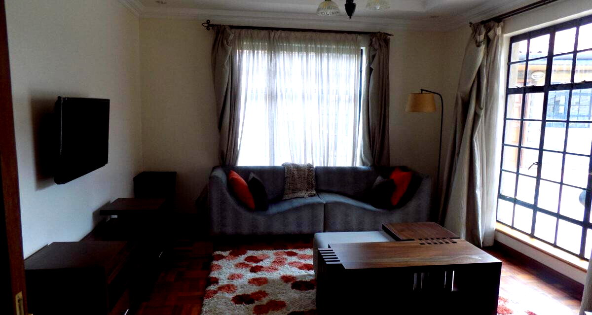 4-Bed English Country Manor Townhouse with Clubhouse & Pool – Karen