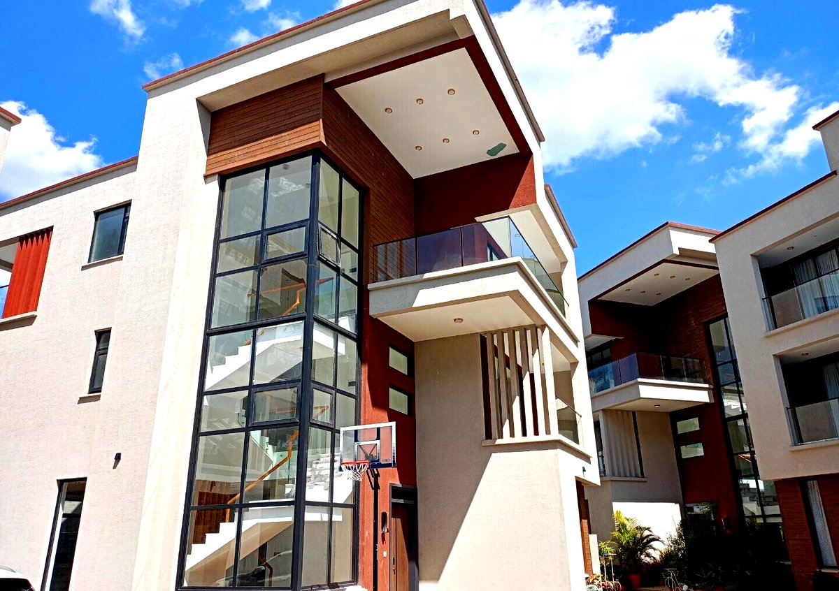 5-Ensuite Townhouse with DSQ & Wooden Floors - Lavington