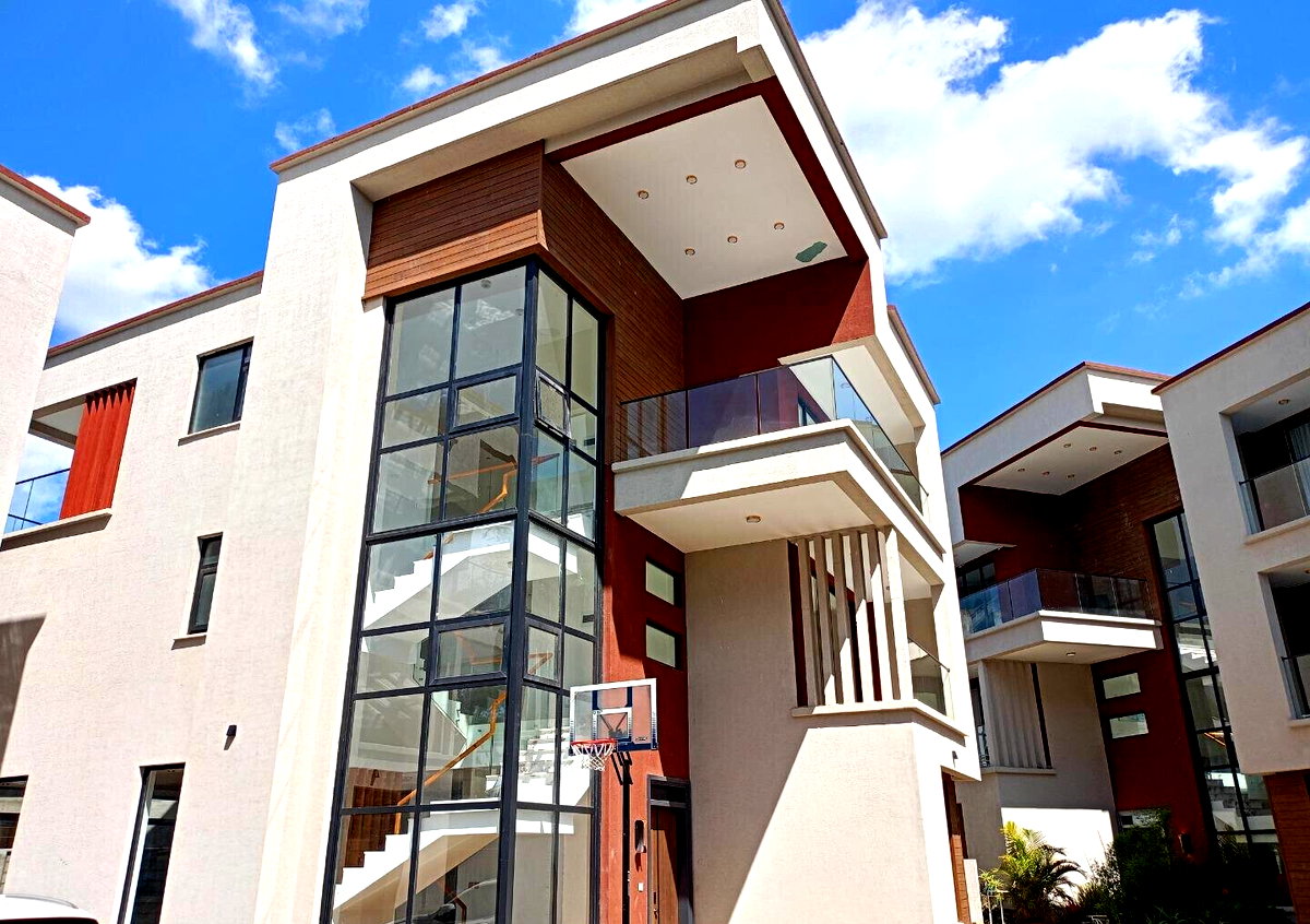 5-Ensuite Townhouse with DSQ & Wooden Floors - Lavington
