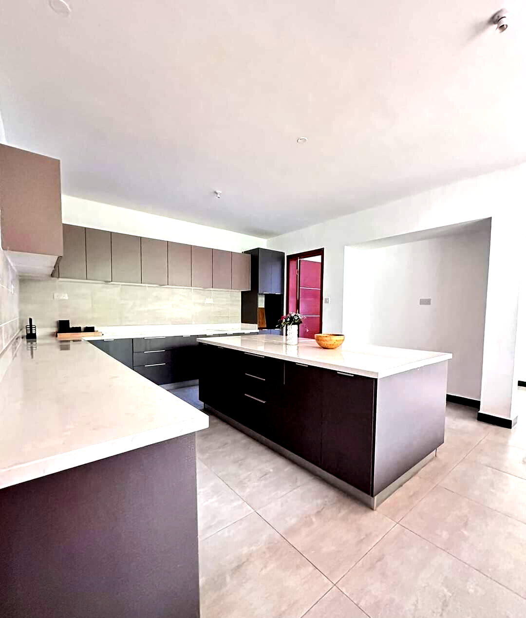 5-Ensuite Townhouse with Ololua Forest Views – Karen