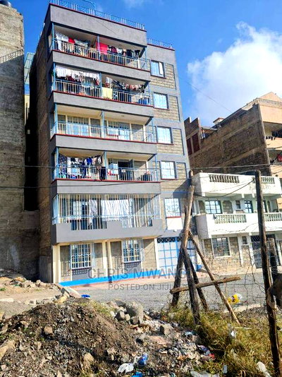 2bdrm Block of Flats in Donholm, Greenspan for Sale - Image 2