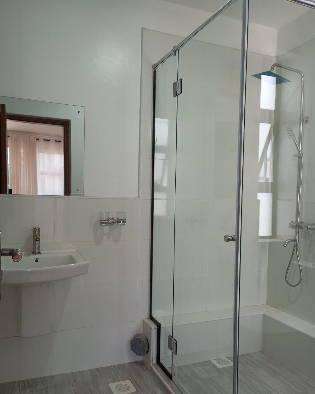 4BR All-Ensuite Townhouse with Rooftop Terrace & Pool - Ruiru