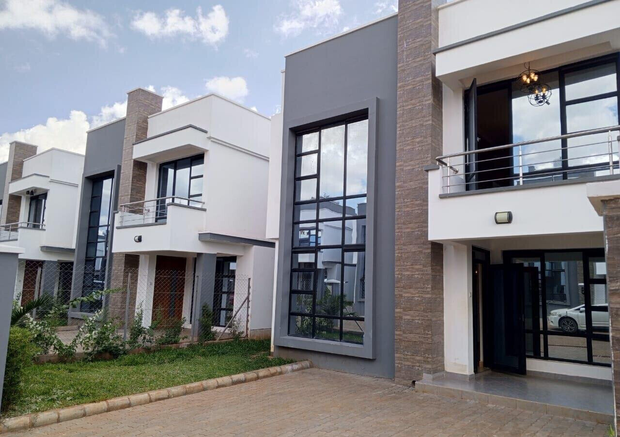 4BR All-Ensuite Townhouse with Rooftop Terrace & Pool - Ruiru