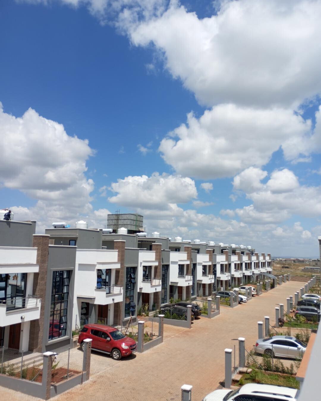 4BR All-Ensuite Townhouse with Rooftop Terrace & Pool - Ruiru