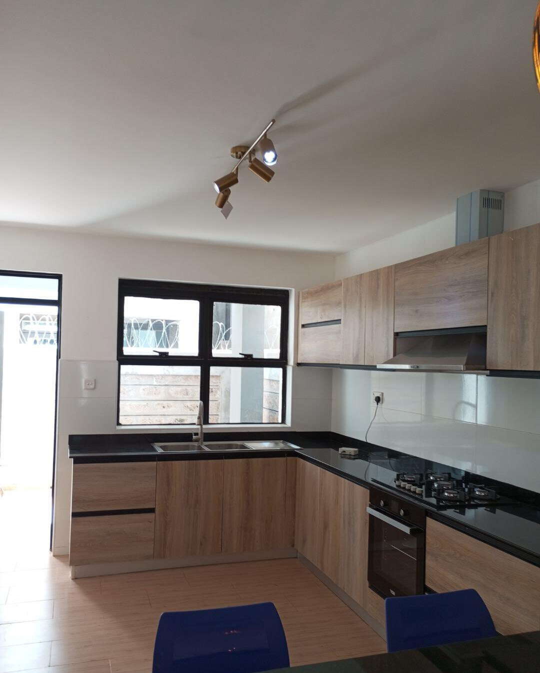 4BR All-Ensuite Townhouse with Rooftop Terrace & Pool - Ruiru