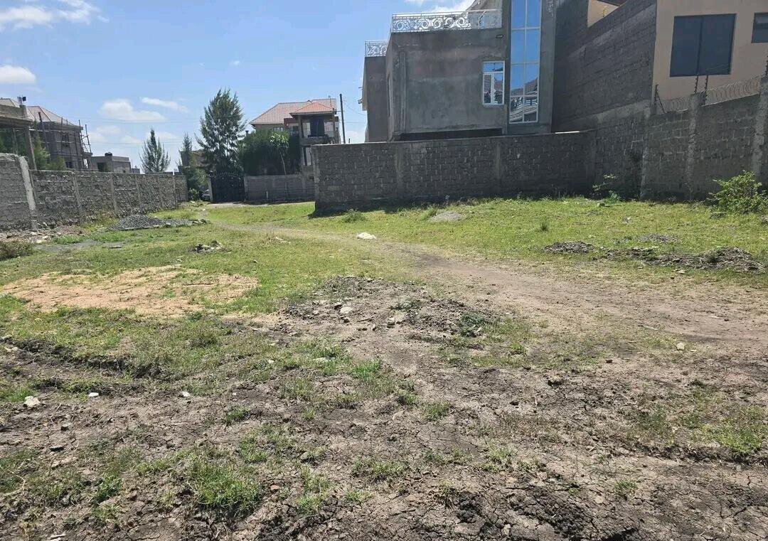 Utawala Garden Plot with Parking at KSh 7M