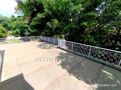 Commercial 8 Bedrooms House for Office Use - Image 4