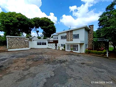 Commercial 8 Bedrooms House for Office Use - Image 1