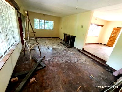 Commercial 8 Bedrooms House for Office Use - Image 10