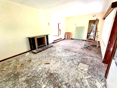 Commercial 8 Bedrooms House for Office Use - Image 8