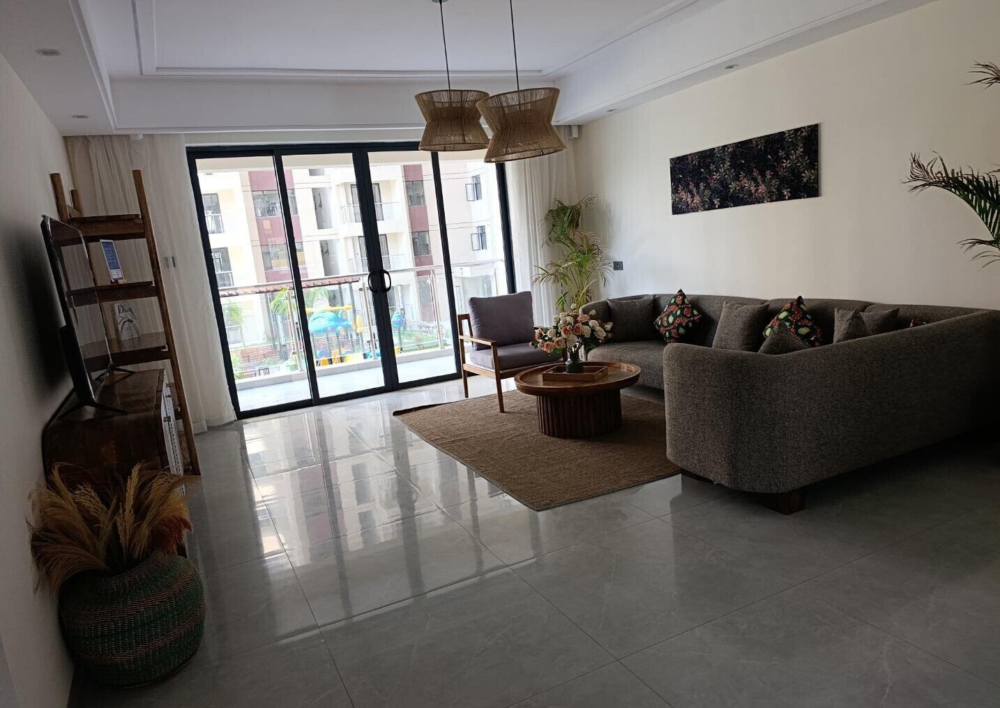 3BR with Pool, Gym & 10 Elevators - Kilimani