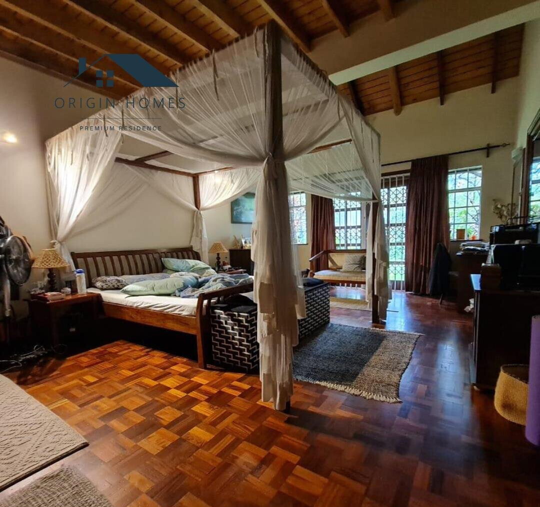4-Ensuite Townhouse with Attic & Private Garden - Lavington