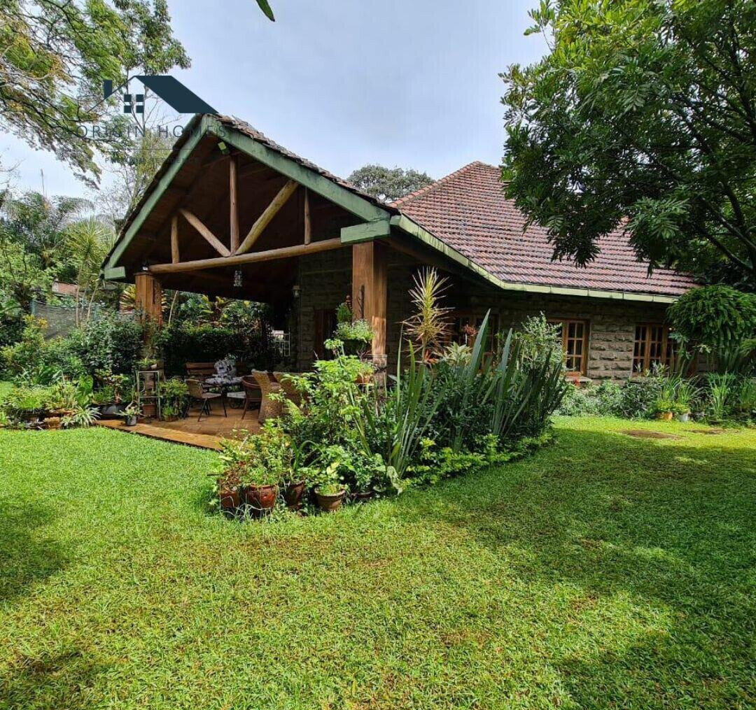 4-Ensuite Townhouse with Attic & Private Garden - Lavington