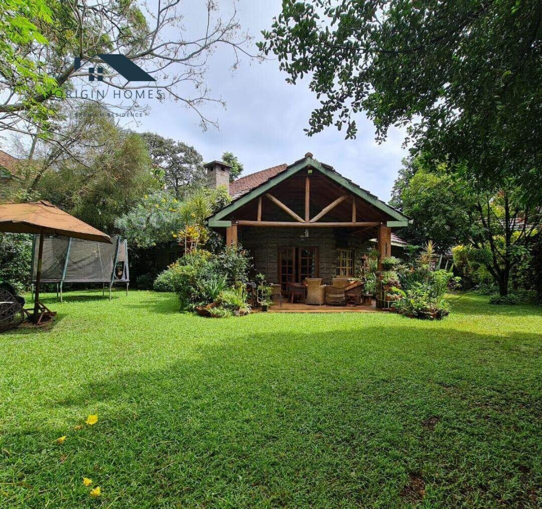 4-Ensuite Townhouse with Attic & Private Garden - Lavington