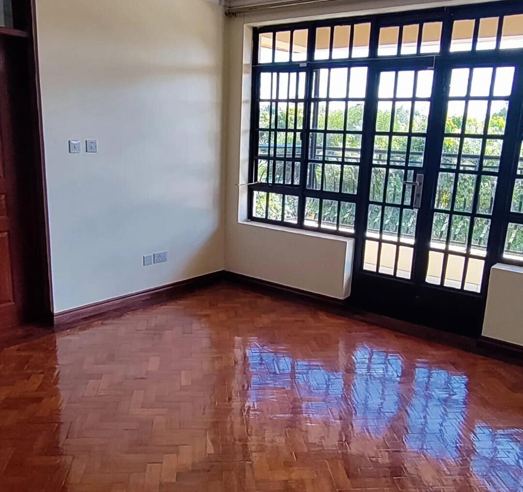 6BR All-Ensuite Maisonette with Lush Gardens – Kerarapon