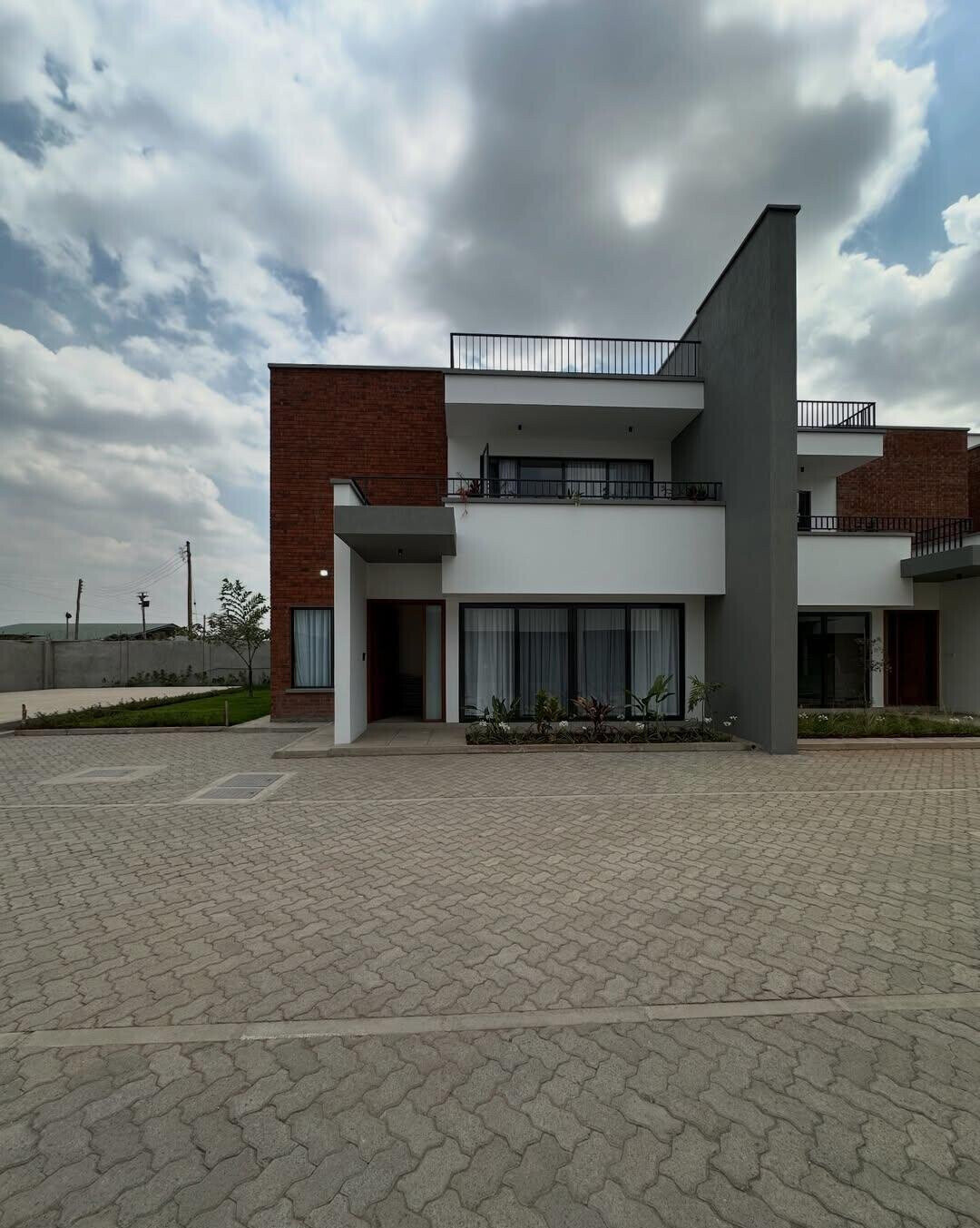 4BR All-Ensuite Townhouse with Rooftop Terrace & Pool – Langata