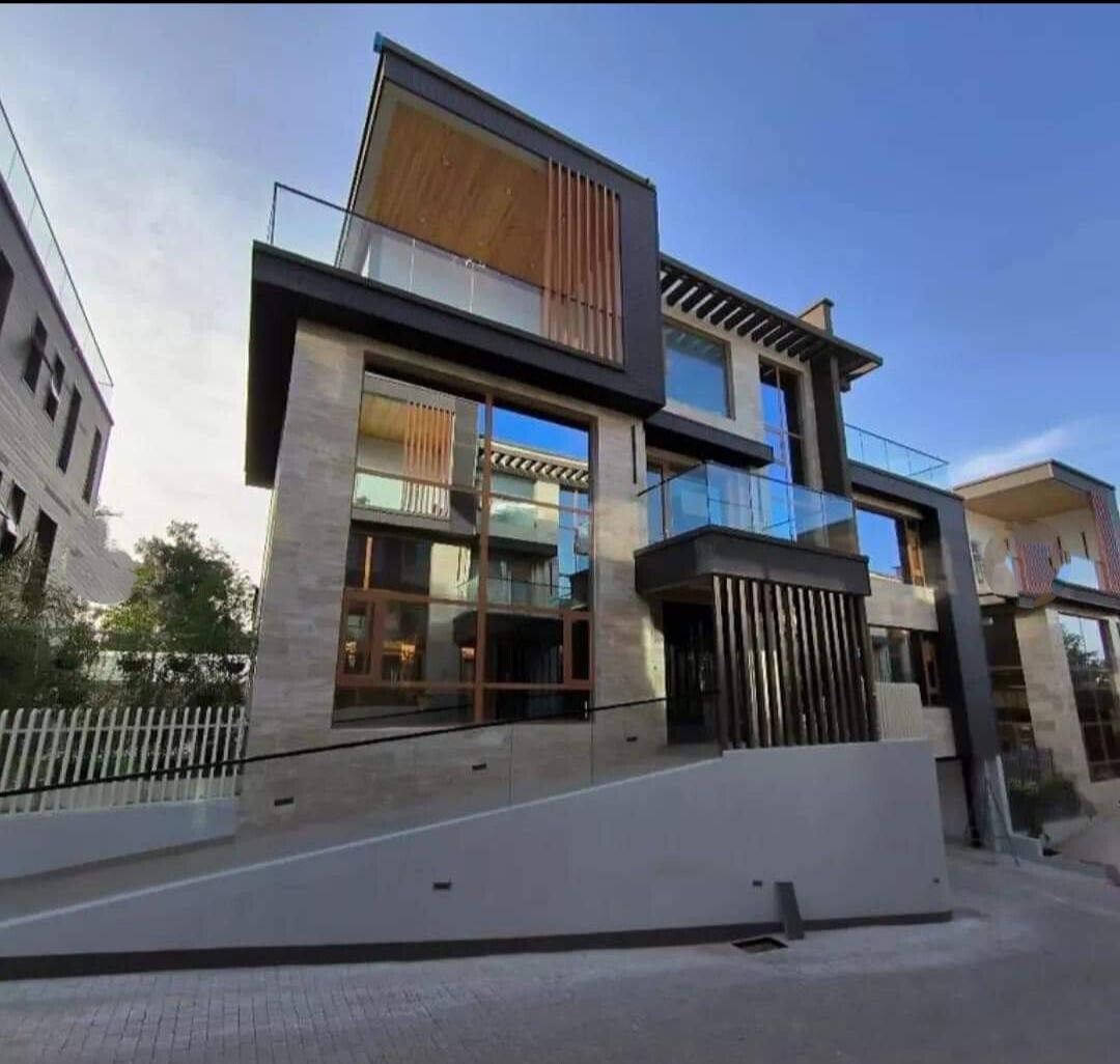 6-Ensuite Villa with Private Elevator & Panic Room - Lavington