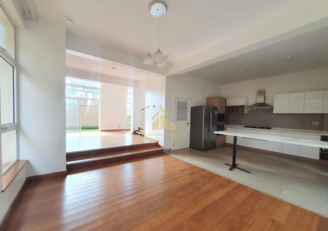 4-Ensuite Townhouse with Pool & Generator - Lavington