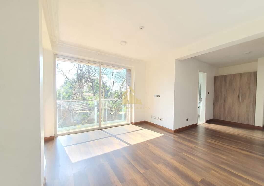 4-Ensuite Townhouse with Pool & Generator - Lavington