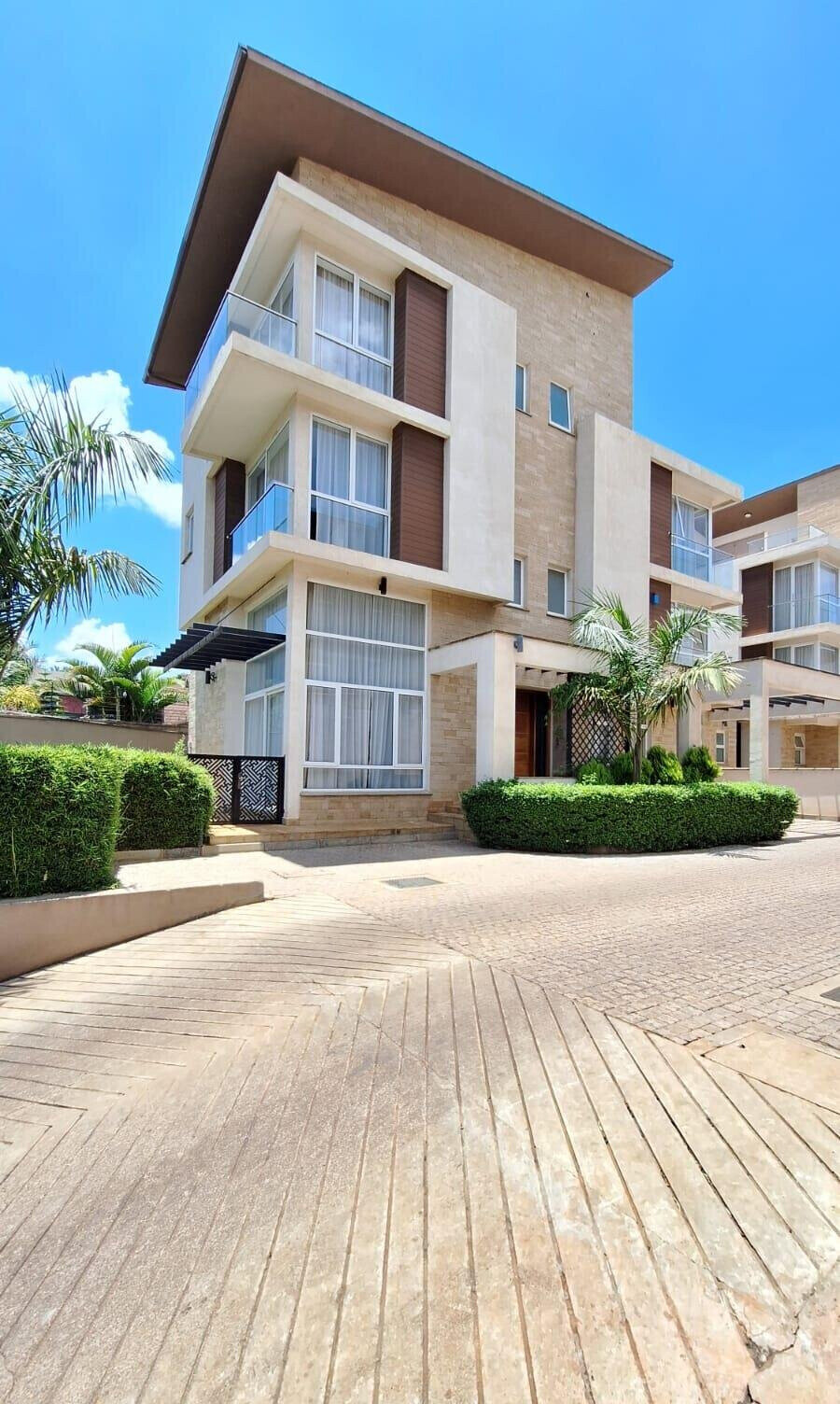 4-Ensuite Townhouse with Pool & Generator - Lavington