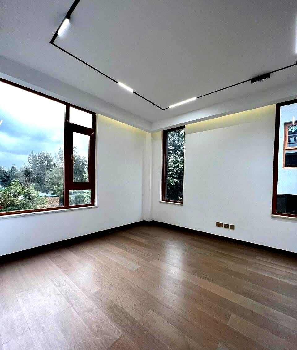 6-Ensuite Villa with Elevator & Panic Room - Lavington