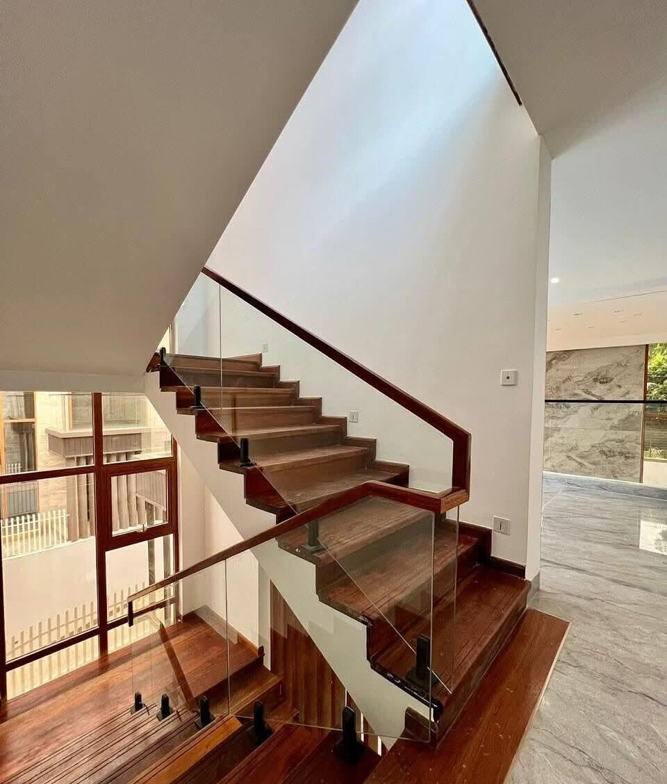 6-Ensuite Villa with Elevator & Panic Room - Lavington