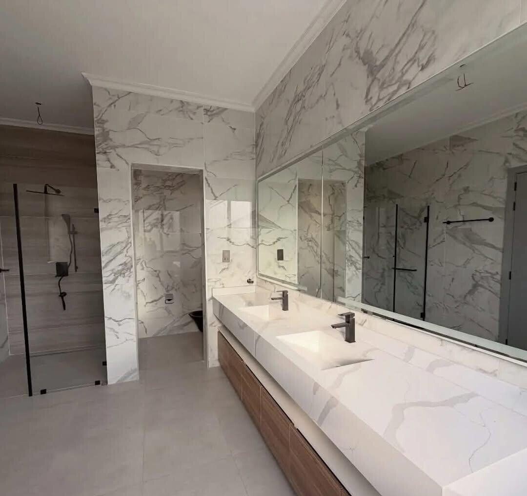 Luxury 5BR Townhouse with Garden