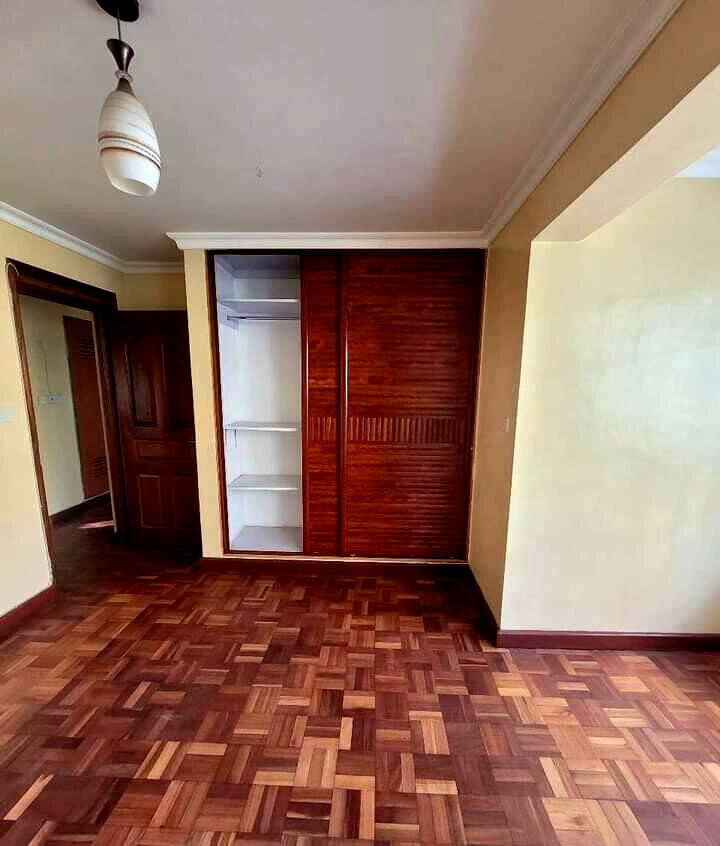 5BR All-Ensuite Townhouse with Jacuzzi & DSQ - Kileleshwa
