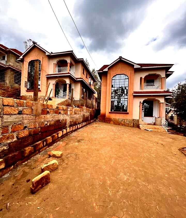 4BR All-Ensuite Townhouse with Rooftop Terrace & DSQ - Ngong