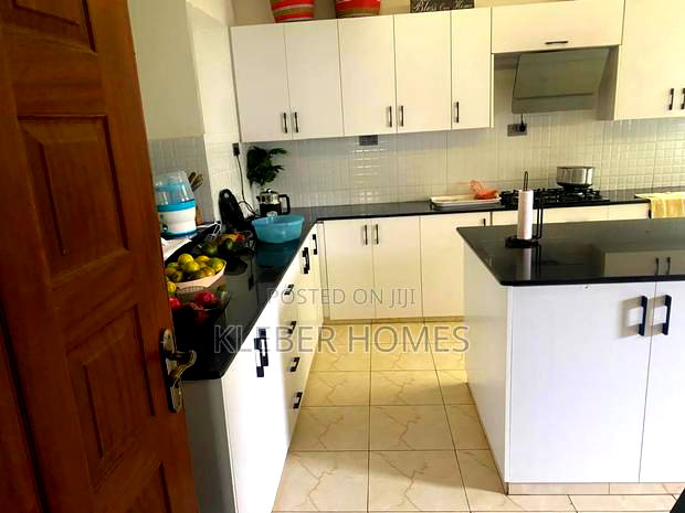 5bdrm Townhouse/Terrace in Gikambura, Kikuyu for sale