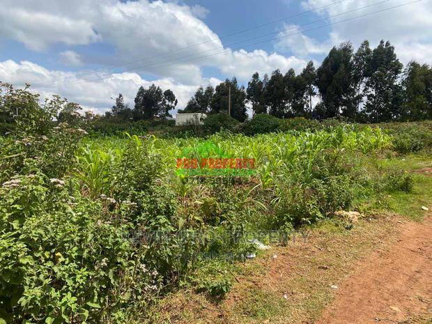 Plot for Sale on Tarmac in Kikuyu, Thigio.