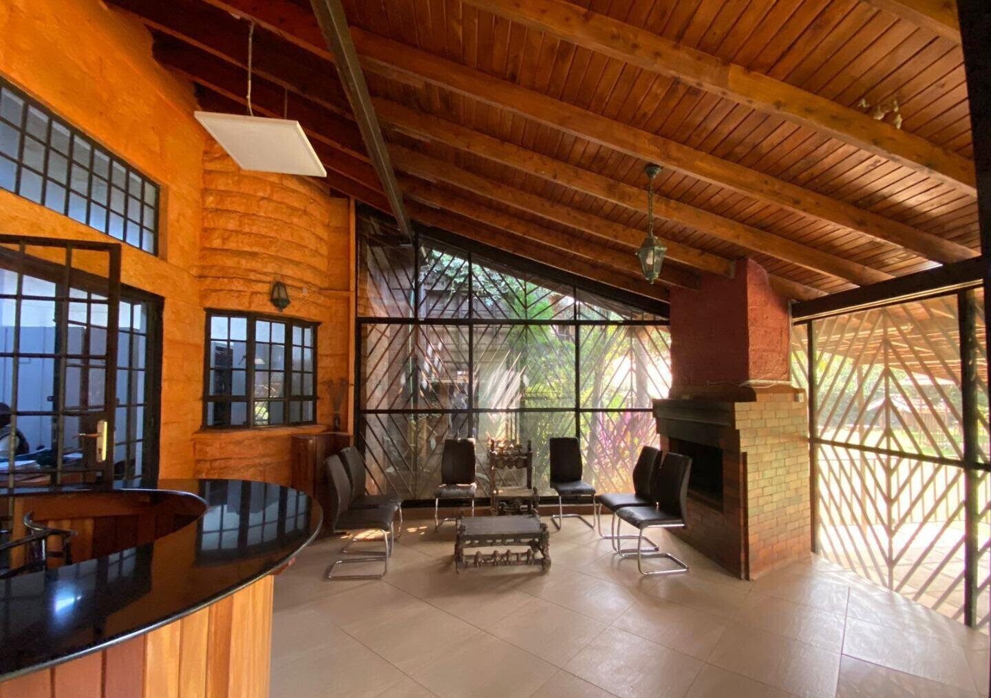 6-Bed Townhouse on Half-Acre with DSQ – Karen Plains