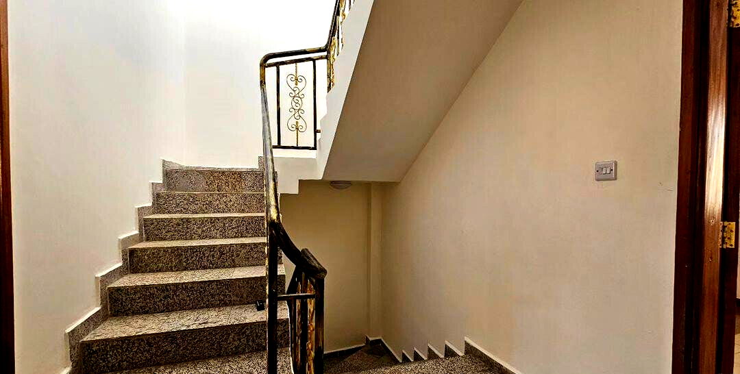 Quick Sale 4BR Villa with DSQ on 1/8 Acre - Athi River