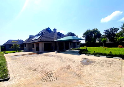 Half-Acre Garden Home for KSh 180K