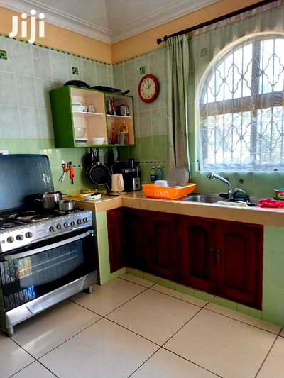 For Sale 2 Bedrooms Bungalow Nyali - Image 3