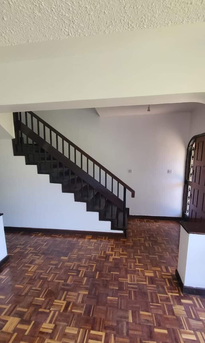 4BR Townhouse with DSQ in 15-Unit Gated Estate - Kileleshwa