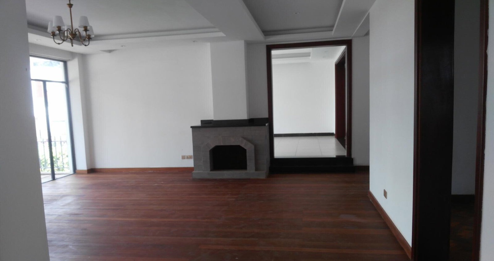 5-Ensuite Townhouse with Fireplace & Guest SQ - Lavington
