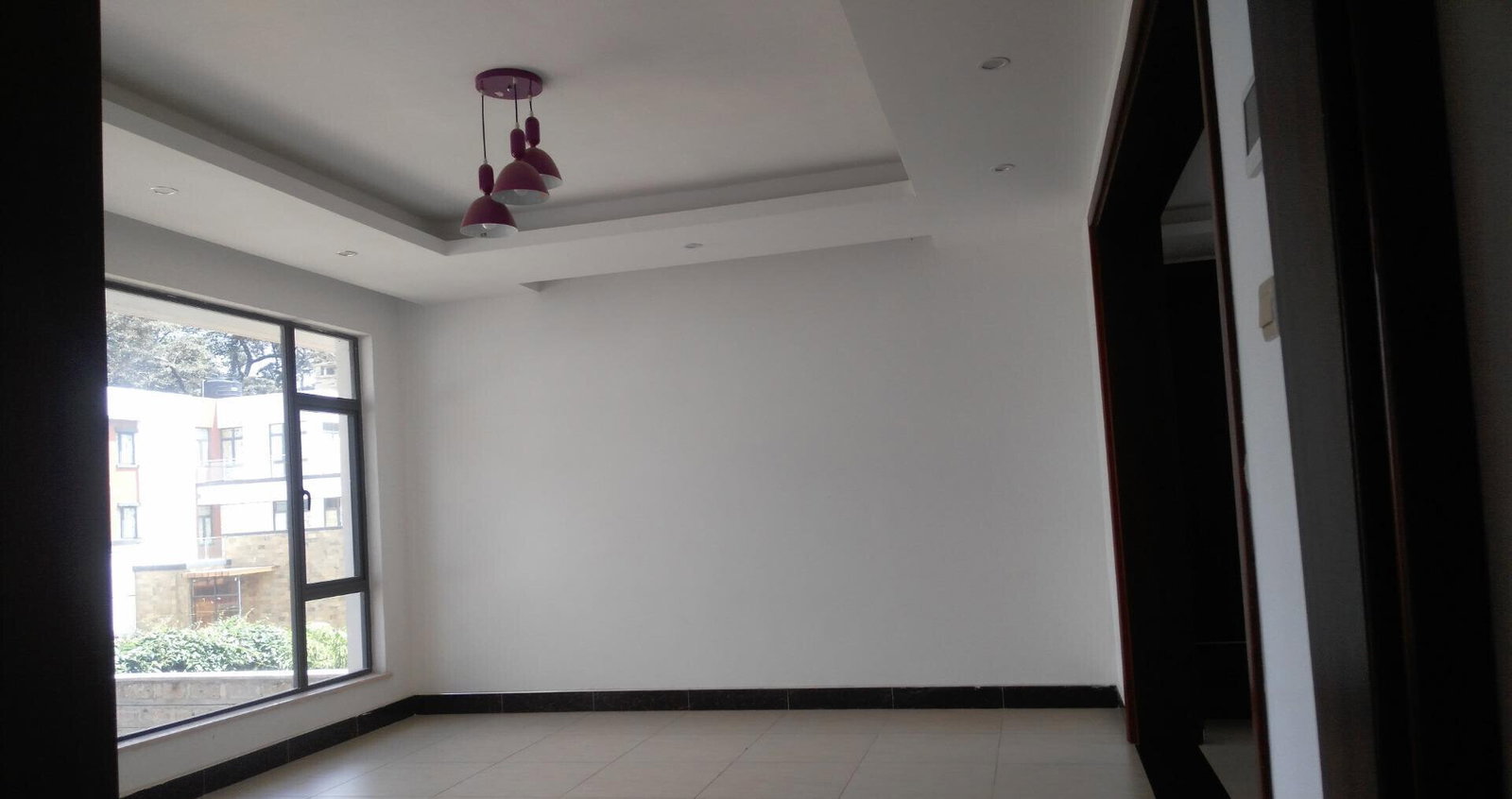 5-Ensuite Townhouse with Fireplace & Guest SQ - Lavington